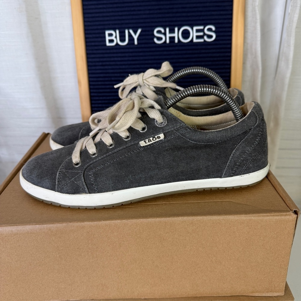 Taos Star Gray Canvas Sneakers Women Size 9 Comfort Shoes (A4)